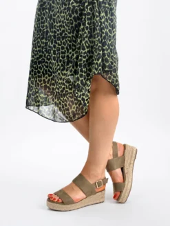 About You Plateau Sandalen Sandaal Lynn Dames Kaki -Tamaris Winkel 32d7d8e9b554c0a88f070b3b554b77a4 scaled