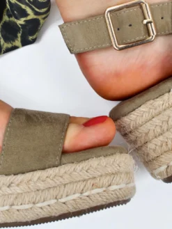 About You Plateau Sandalen Sandaal Lynn Dames Kaki -Tamaris Winkel 876b64f9a791bf5e351696280b28097a scaled